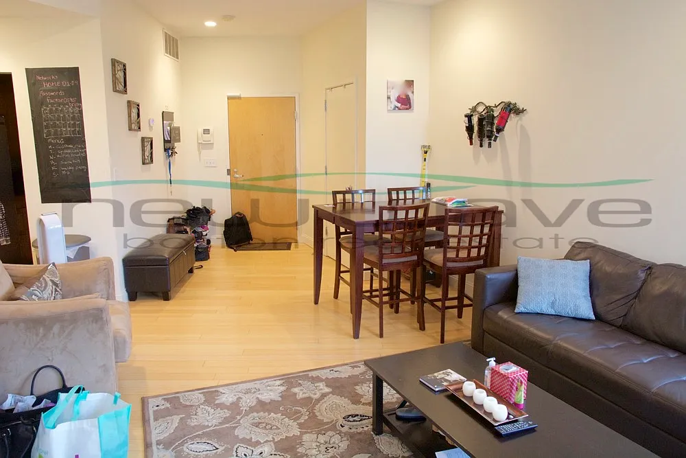 2 bed, 800 sqft, $4,200 — Photo 2