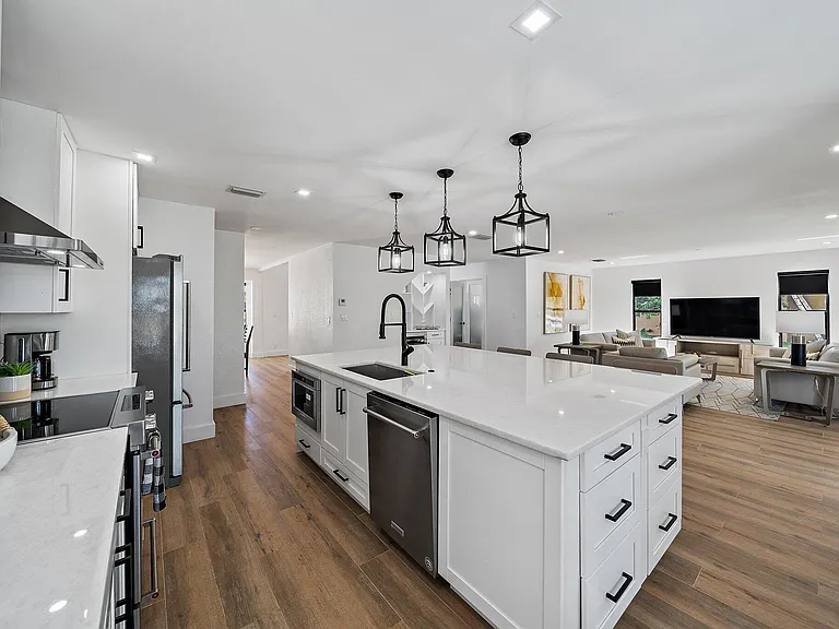 1878 Lynton Cir — Photo 11