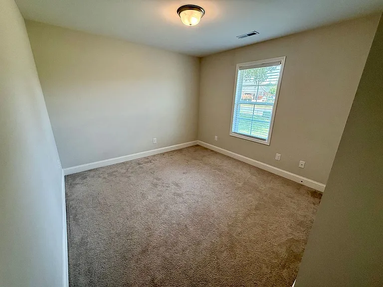 1165 Malone Dr — Photo 10