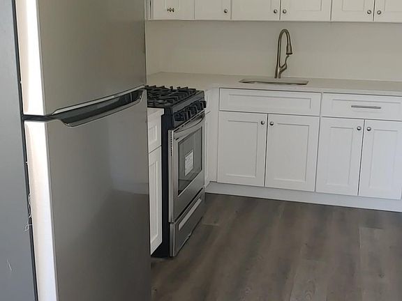 5th image of 17 Sheraden Ave #17A