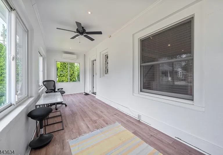 28 N Hillside Ave — Photo 3