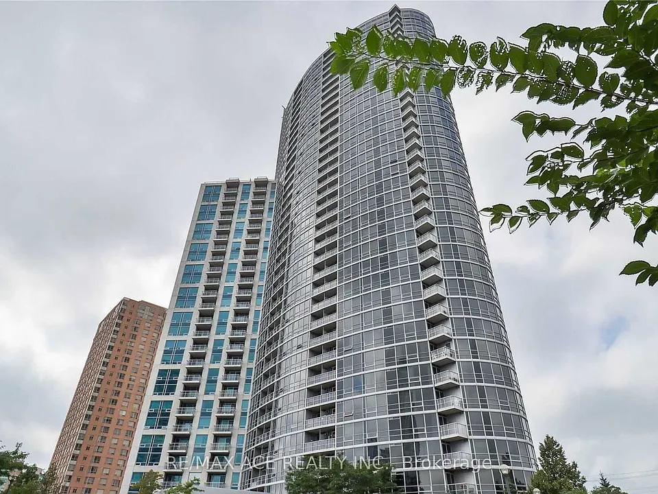 83 Borough Dr #803