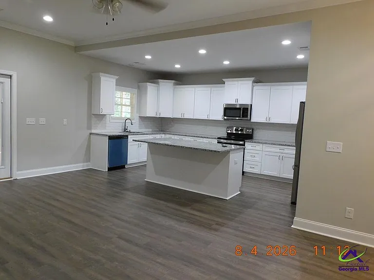 211 Lasso Dr — Photo 5