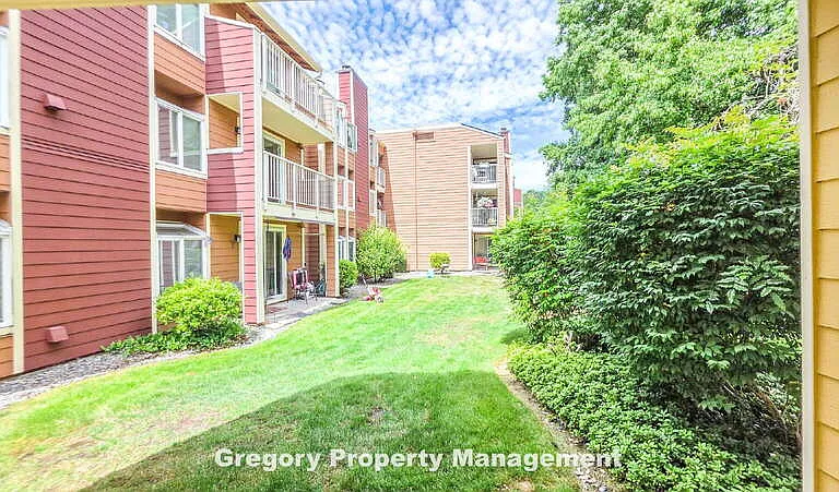 15802 Leary Way — Photo 15