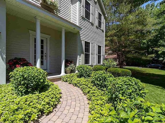 4th image of 26 Leonardo Dr