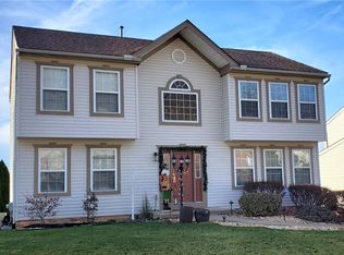 1325 Lucia Dr, Canonsburg, PA 15317