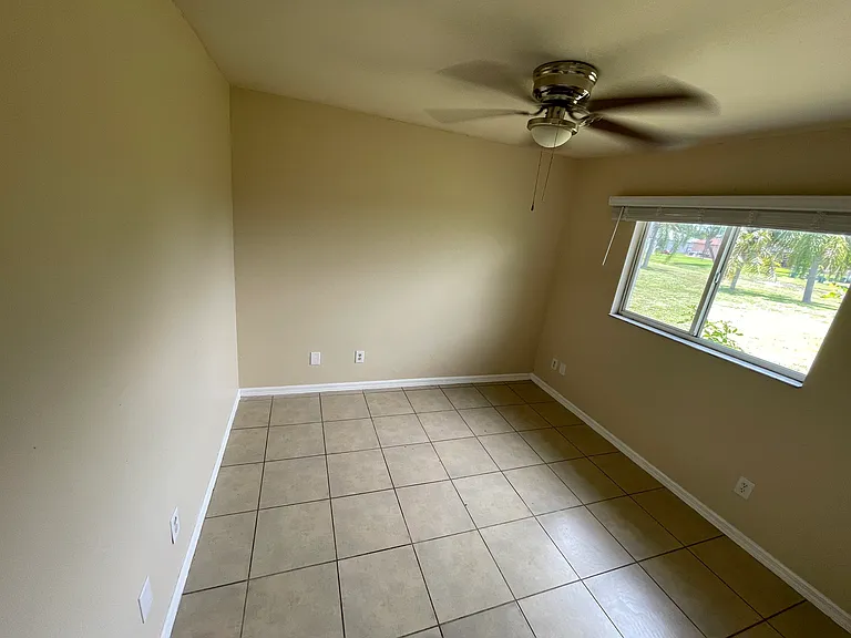 129 Zenith Cir — Photo 39