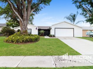 6825 Mitchell Cir, Tampa, FL 33634