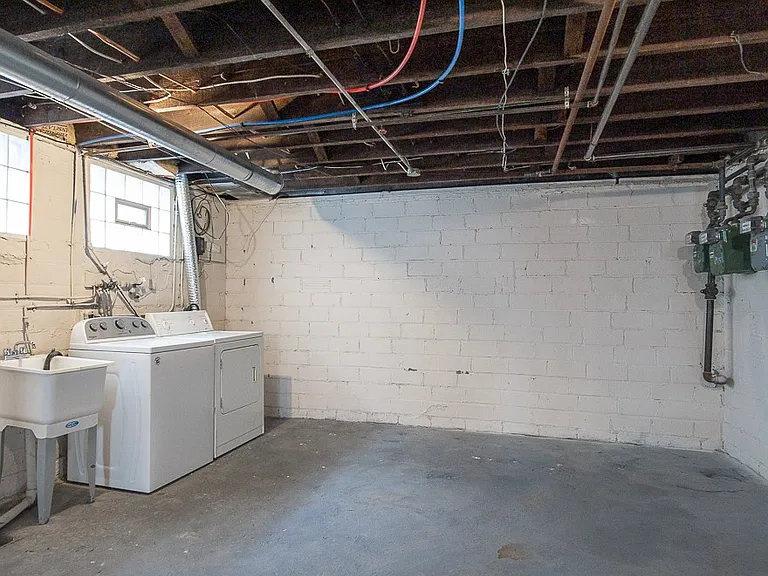 6915 Franklin Blvd Unit D — Photo 14