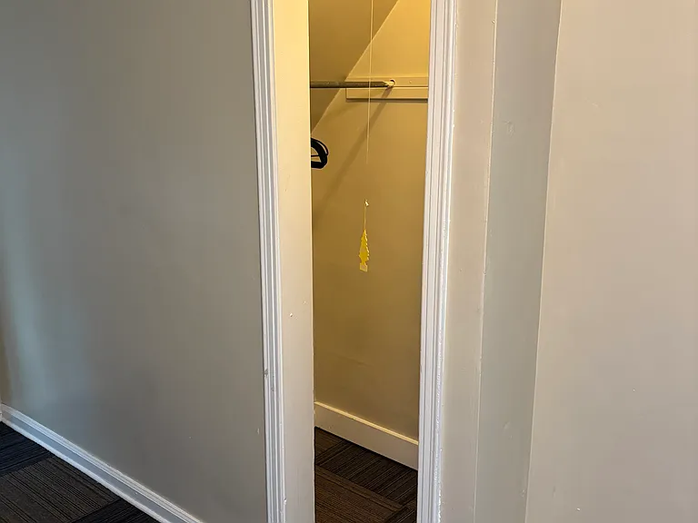 1105 E Maple Rd — Photo 12