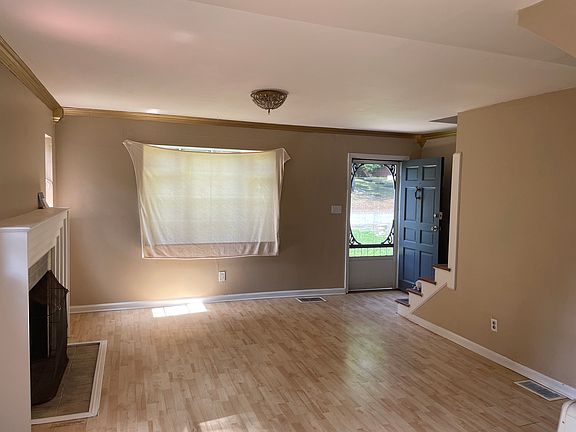 4th image of 1313 Nichols Pl