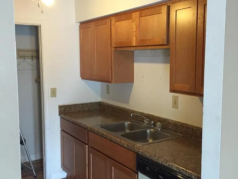 1531 Penrose Arch — Photo 7