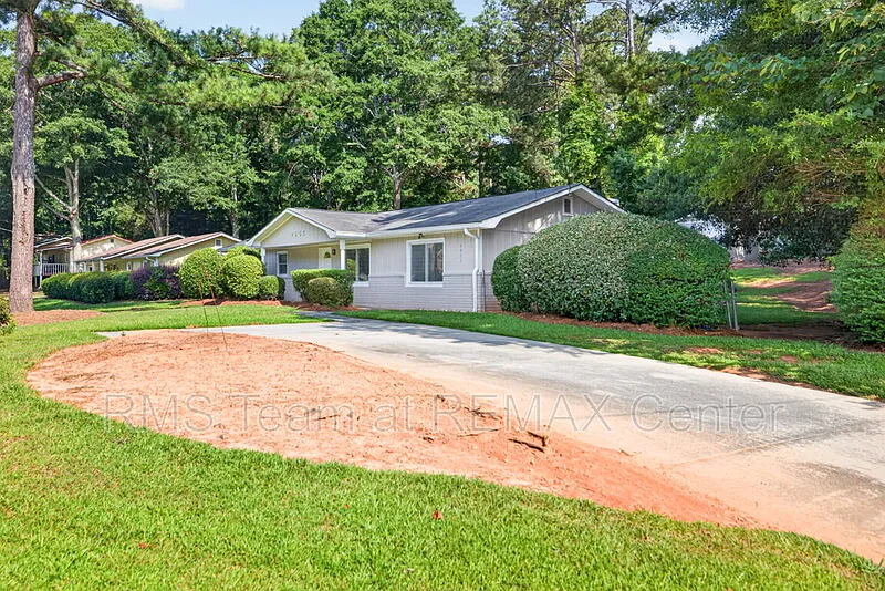 4 bed, 2.0 bath, 1440 sqft, $1,725 — Photo 3