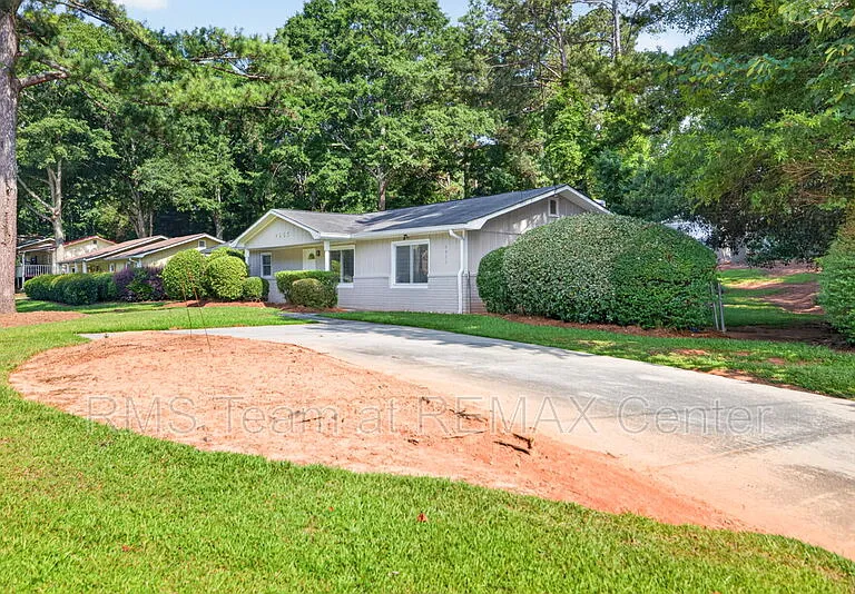 4905 Annistown Rd — Photo 3