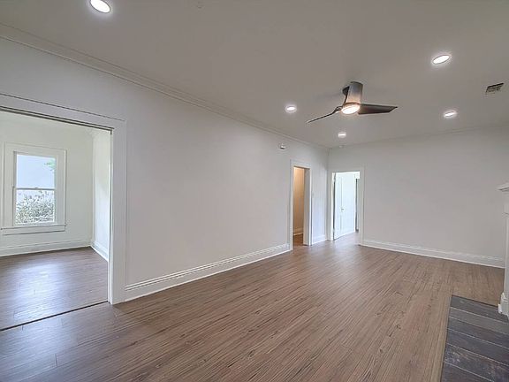 3rd image of 518 Queen Anne Ct
