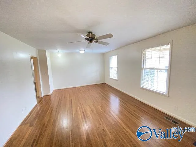 6210 Stratford Ct NW — Photo 5