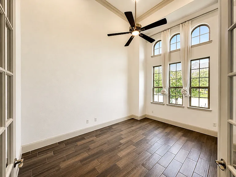 2042 Farmhouse Way — Photo 4