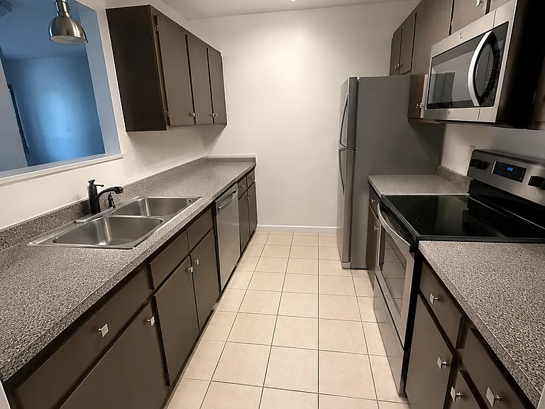 886 Balkin Ct — Photo 3