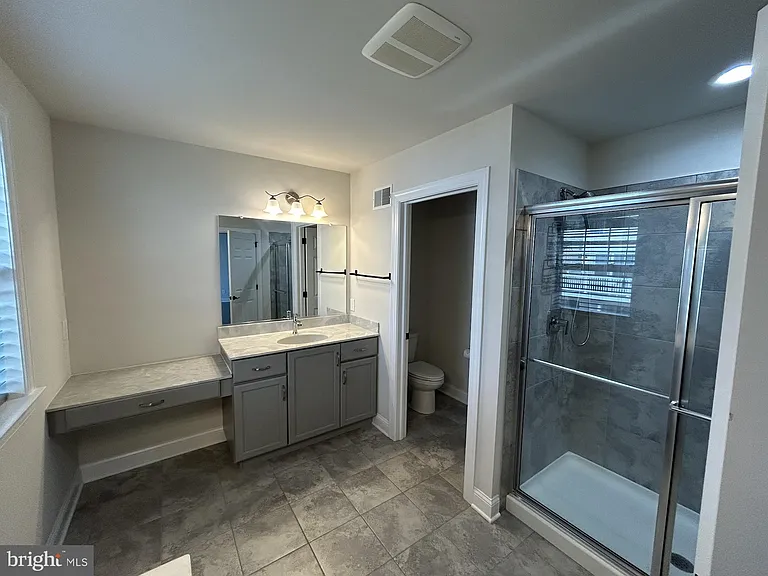 512 Lewis St — Photo 49