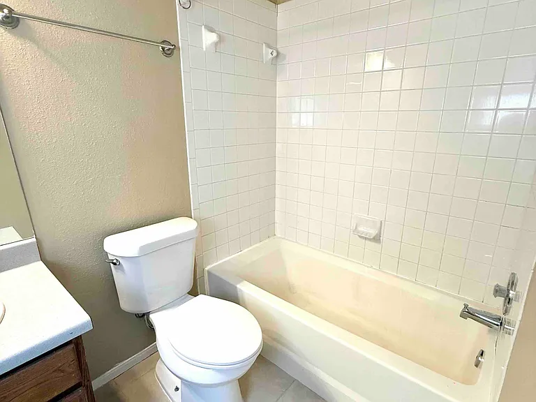502 Dewberry Dr — Photo 15