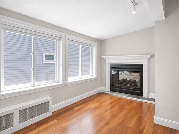 3rd image of 318 K St #2