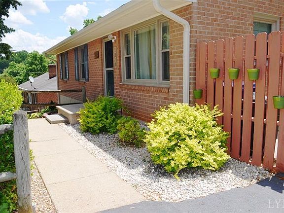 2nd image of 1313 Ashbourne Dr
