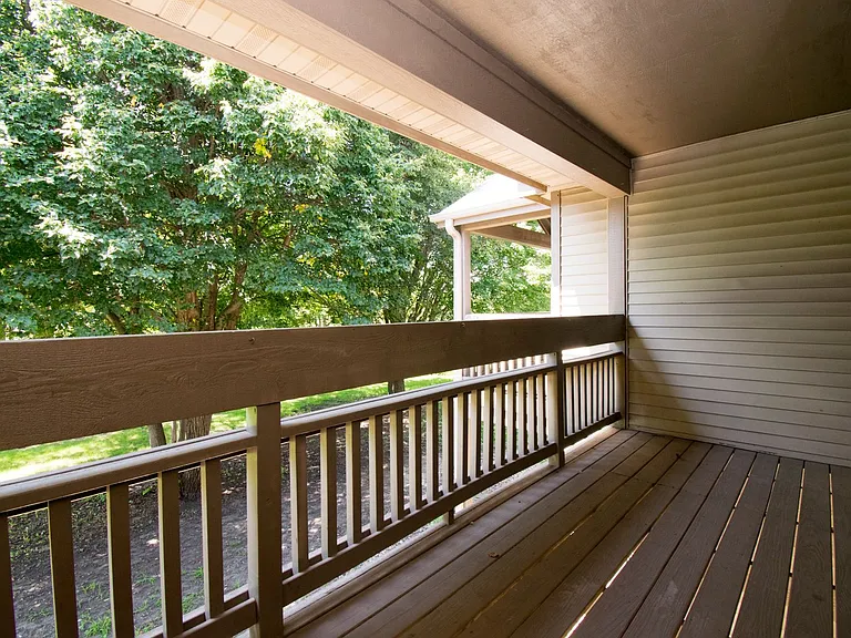 1117 Plymouth Dr — Photo 12