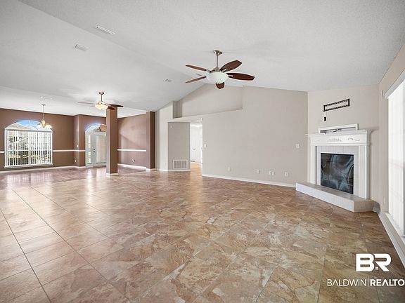 4th image of 323 Manchester Ln