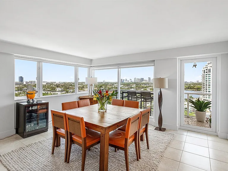 3000 Holiday Dr — Photo 11