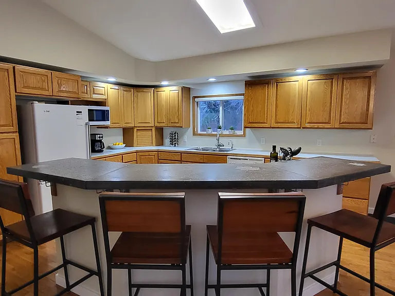 800 Ballarat Ave NE — Photo 11
