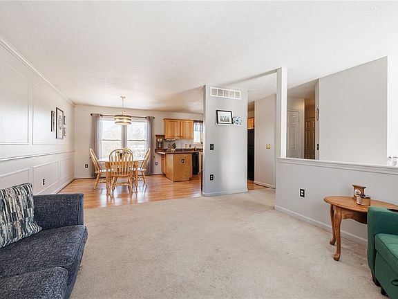 2nd image of 89 Ardella St