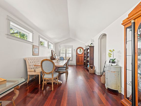 5th image of 2164 Medway Rd