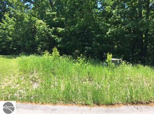 E Oak Ridge Dr, Traverse City, MI 49684