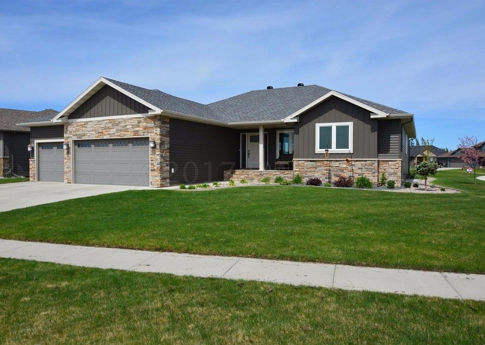 1st image of 408 47th Ave W