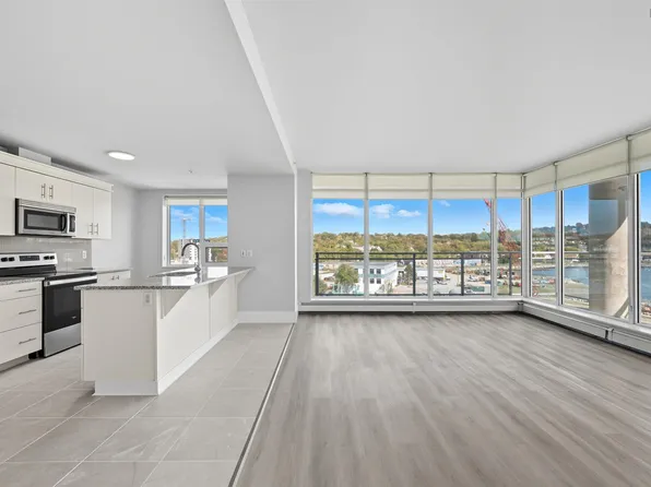 15 Kings Wharf Pl #502, Halifax, NS B2Y 0C2