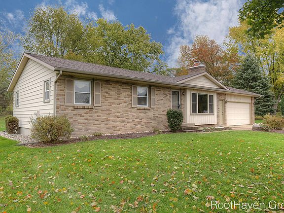 2nd image of 3545 Keswick Dr NE