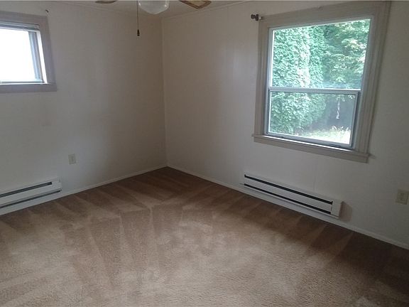 4th image of 2527 E Grand Ave