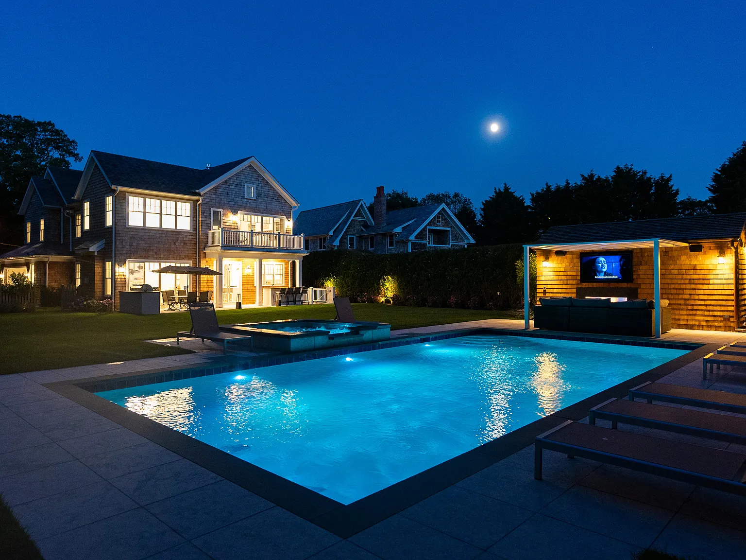 7 Bedroom Wellness Retreat in Southampton Village — Photo 3