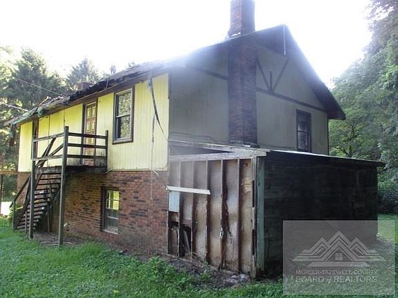 3rd image of 448 Jugneck Rd