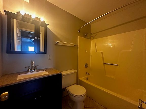 4th image of 4005 McIntosh St #G
