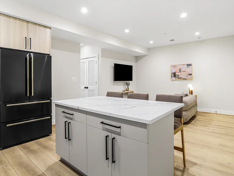 2735 Connecticut Ave NW #5 — Photo 9
