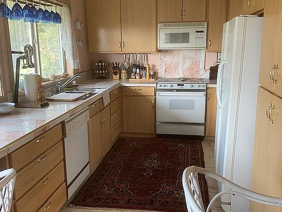 Kitchen with ocean view