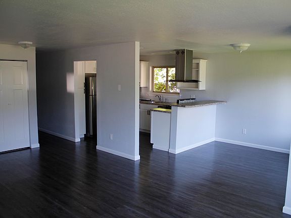 5th image of 803 W Court Ave