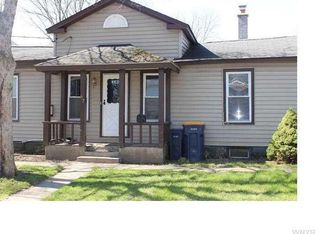 67 Olcott St, Lockport, NY 14094