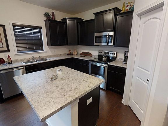 3rd image of 6202 N Lawrence Ln