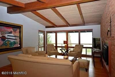 5th image of 255 Lakeside Dr SE
