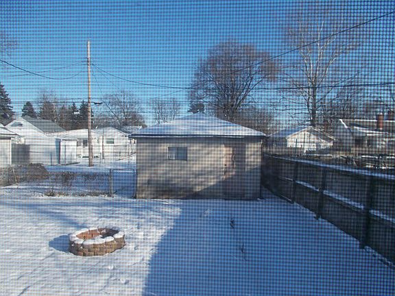 3rd image of 2892 Grasmere Ave