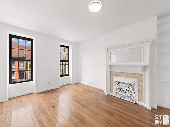 3rd image of 912 Putnam Ave APT 3
