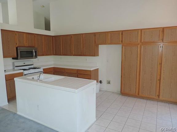 3rd image of 2254 Calle Bienvenida