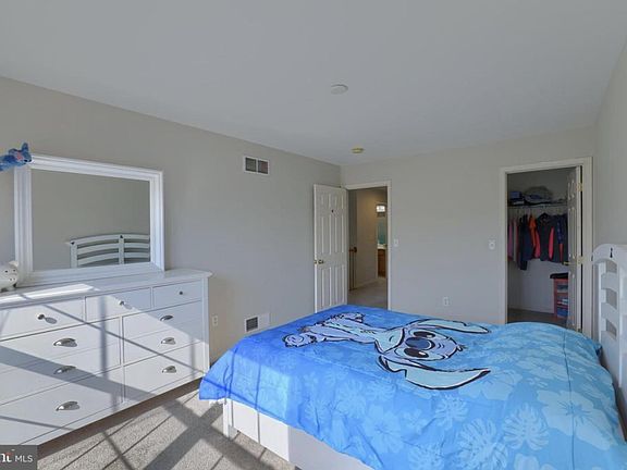 5th image of 496 Nursery Dr S